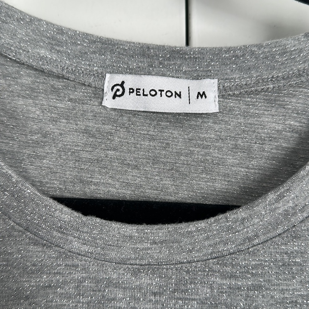 Gray with Sparkles Cropped Peloton Tank M - Picture 3 of 5